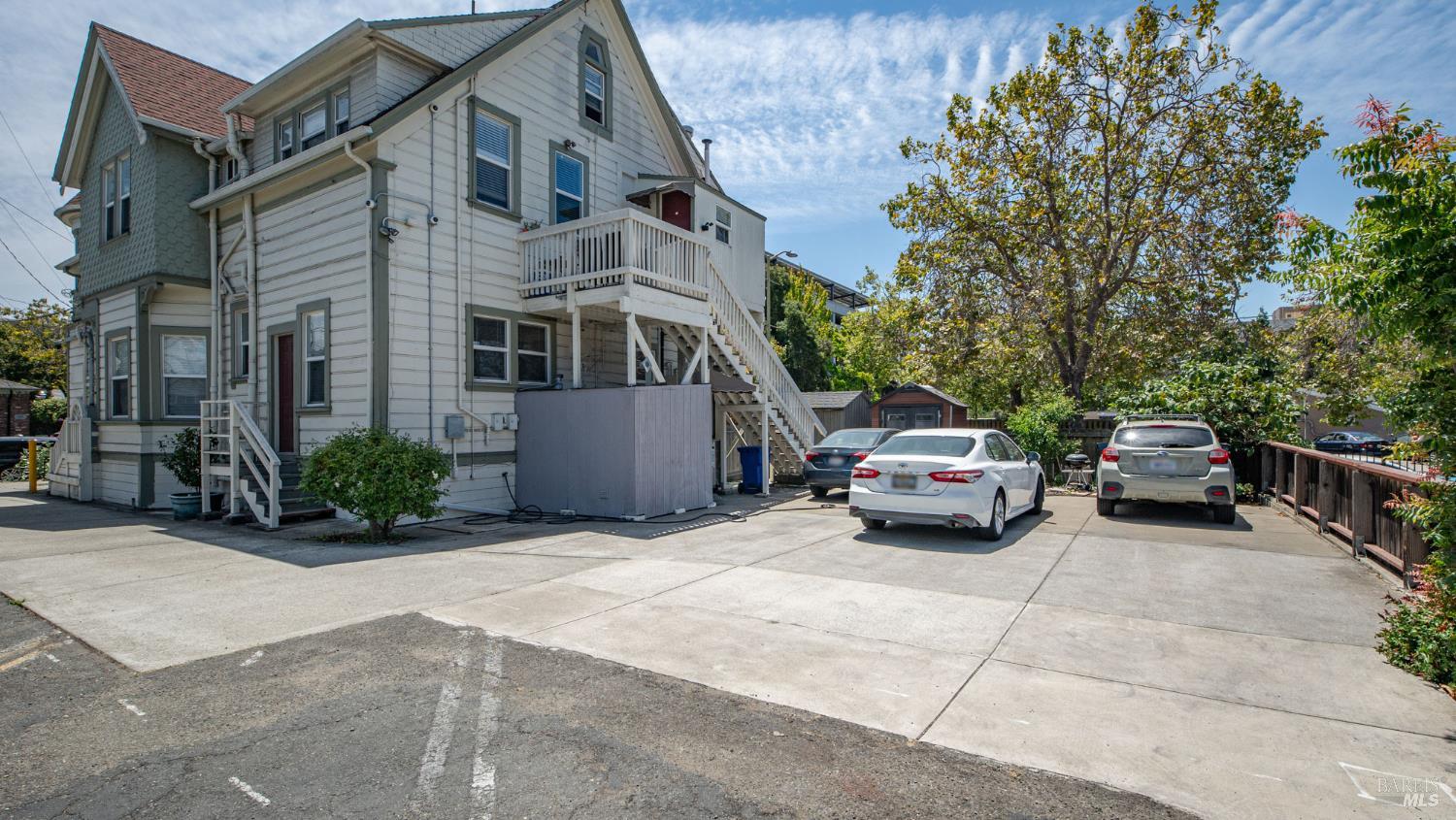 3229 Elm Street Oakland CA 94609