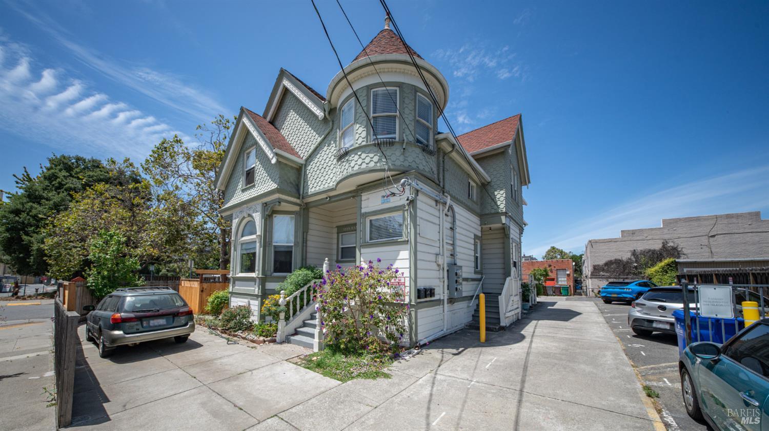 3229 Elm Street Oakland CA 94609