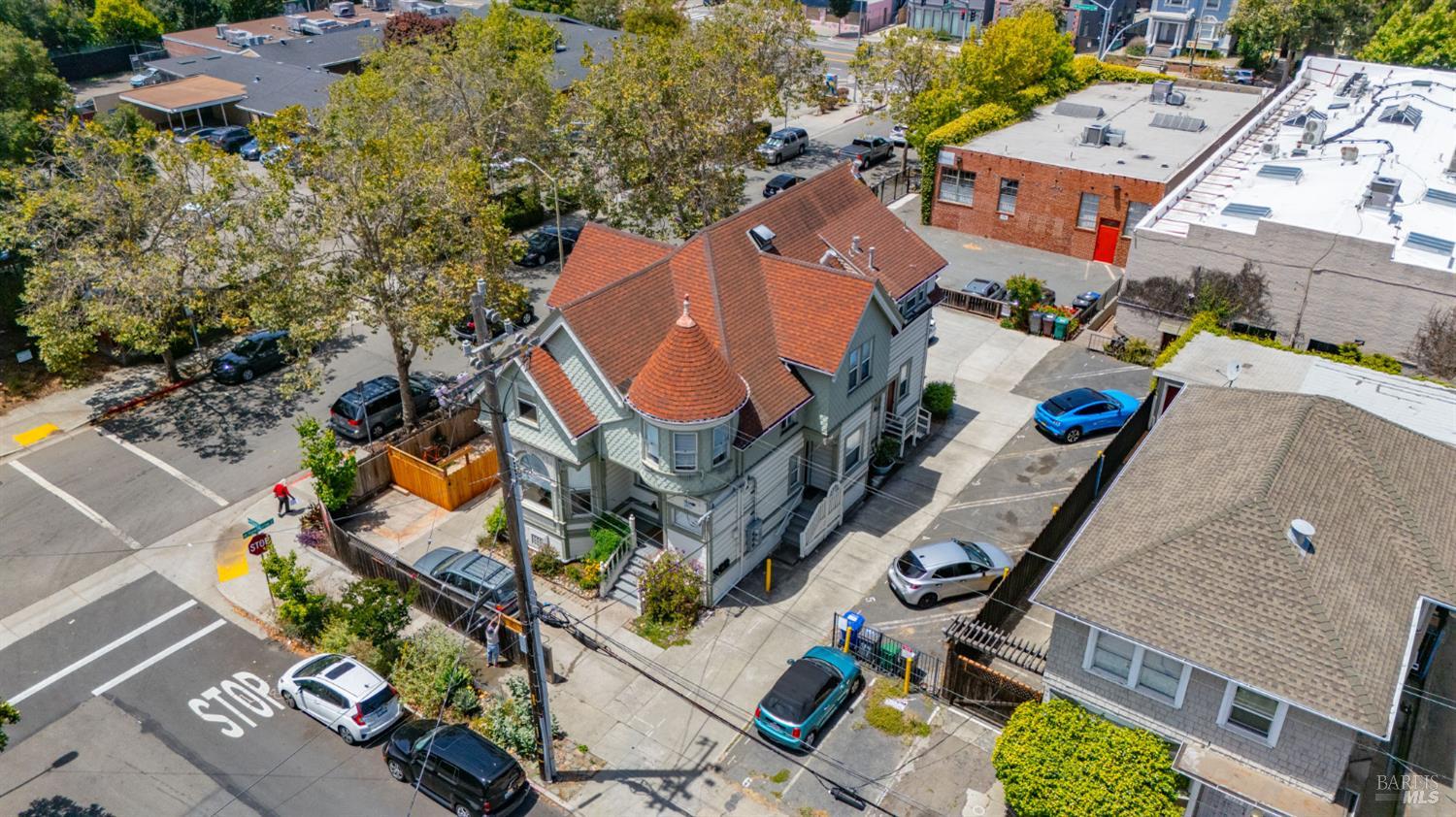 3229 Elm Street Oakland CA 94609