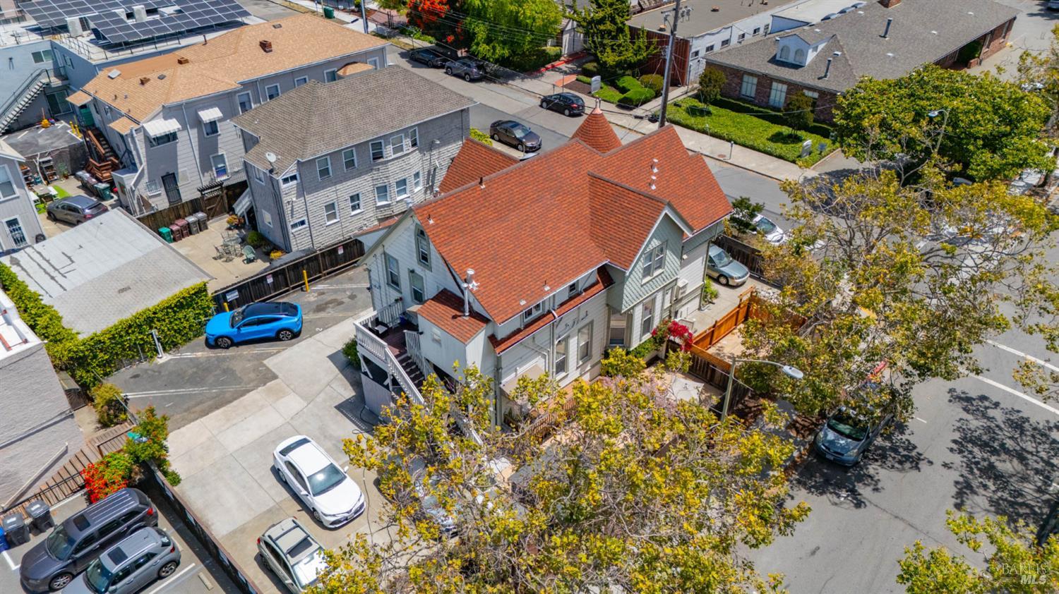 3229 Elm Street Oakland CA 94609