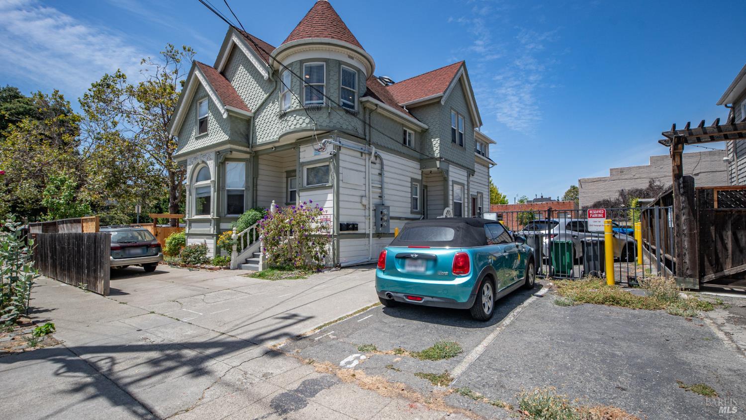 3229 Elm Street Oakland CA 94609