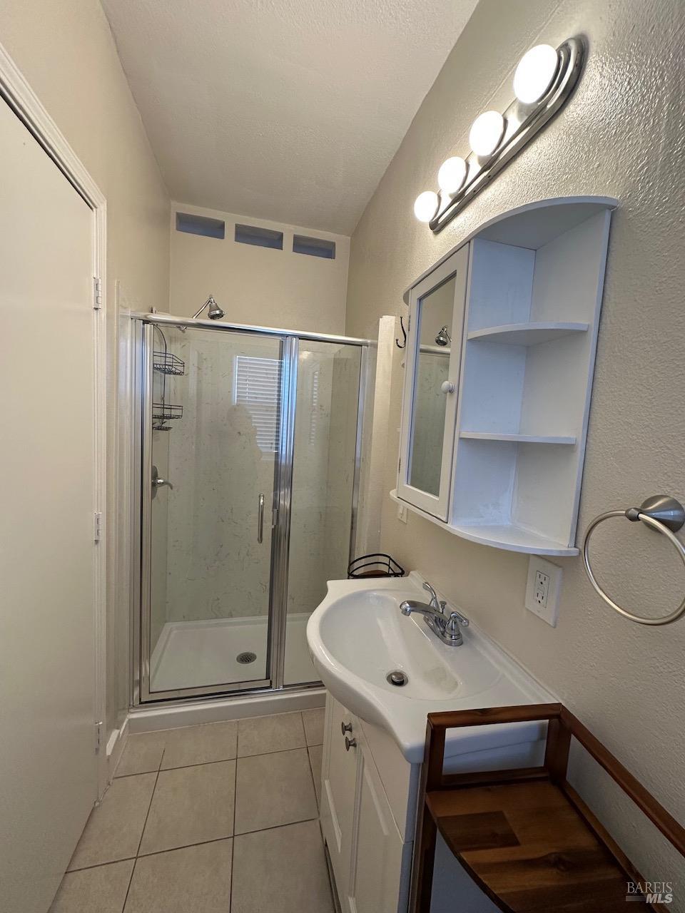 3229 Elm Street Oakland CA 94609