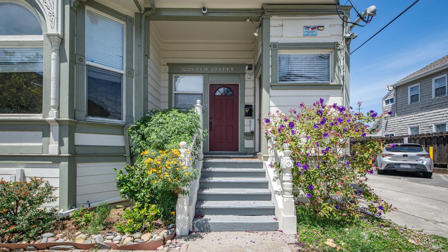 3229 Elm Street Oakland CA 94609