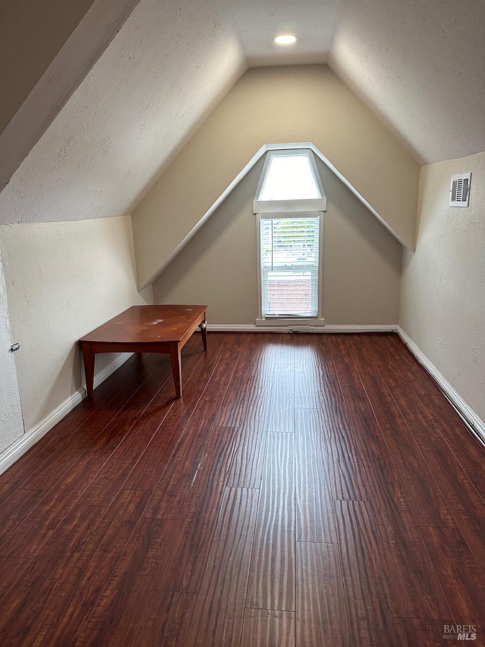 3229 Elm Street Oakland CA 94609