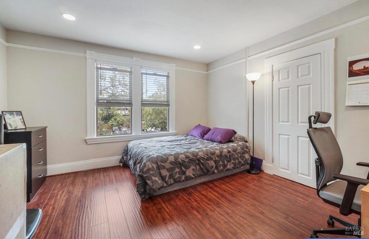 3229 Elm Street Oakland CA 94609