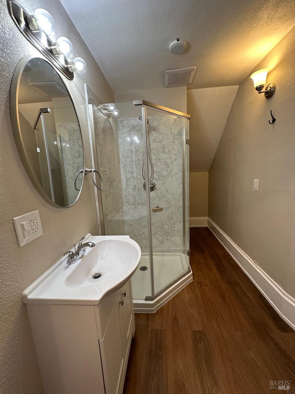 3229 Elm Street Oakland CA 94609