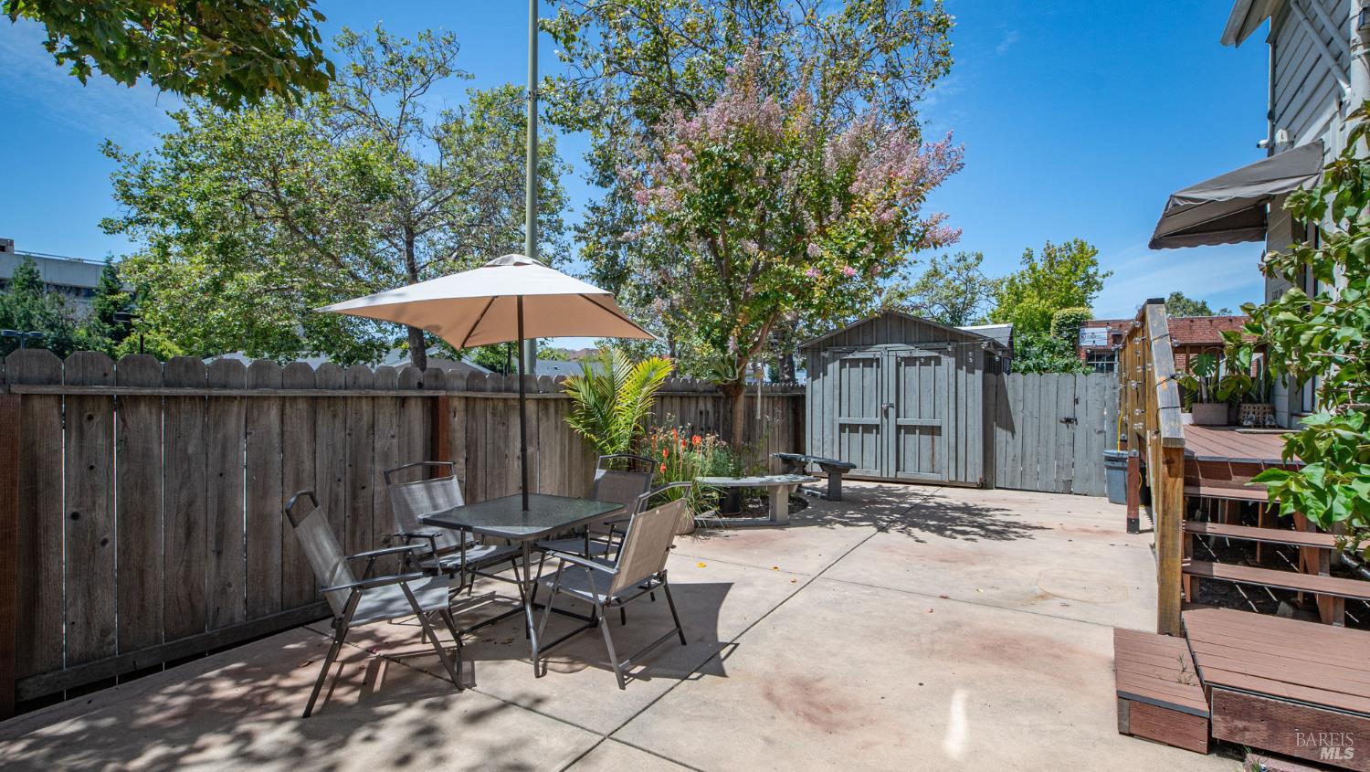 3229 Elm Street Oakland CA 94609