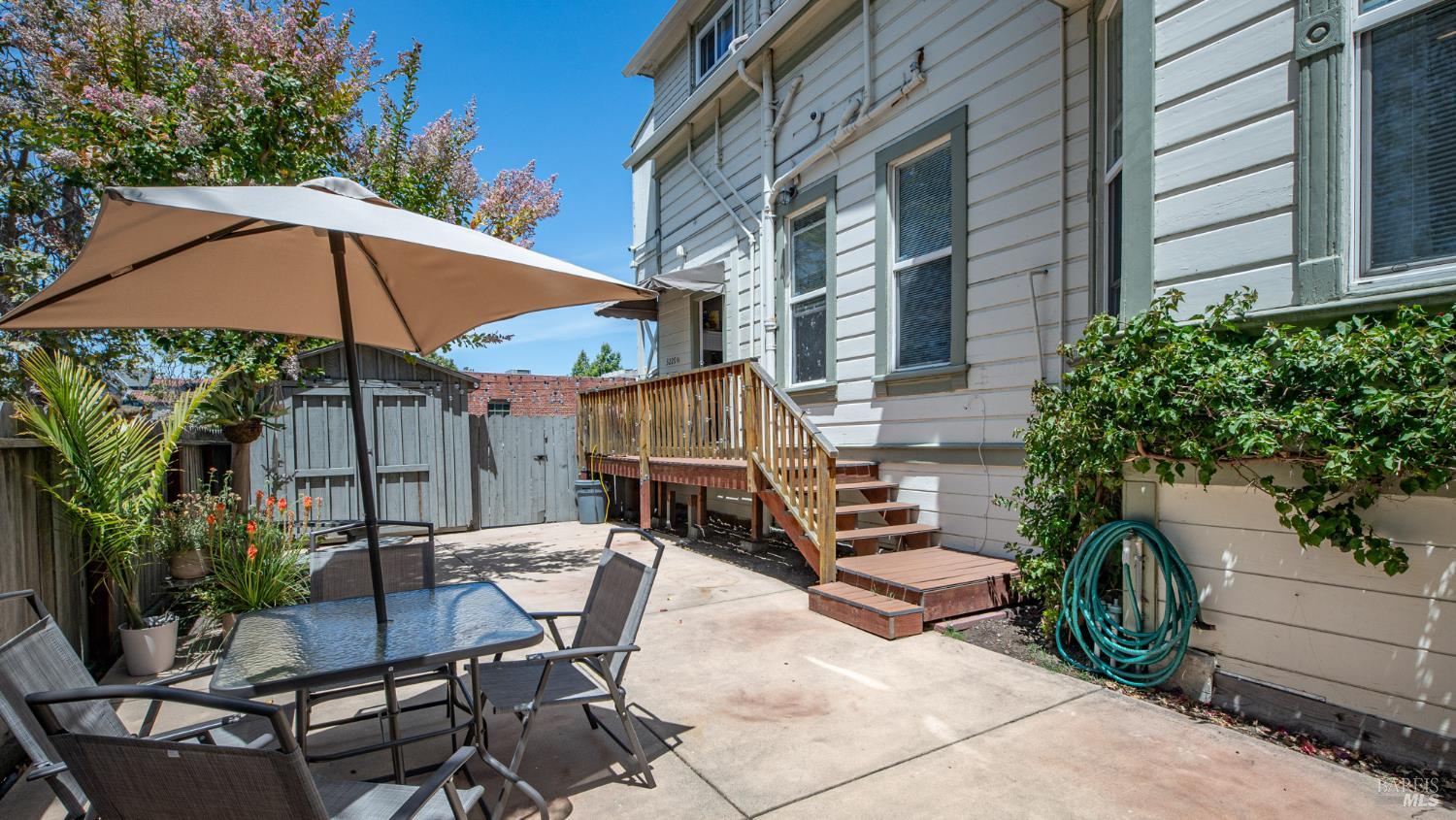 3229 Elm Street Oakland CA 94609