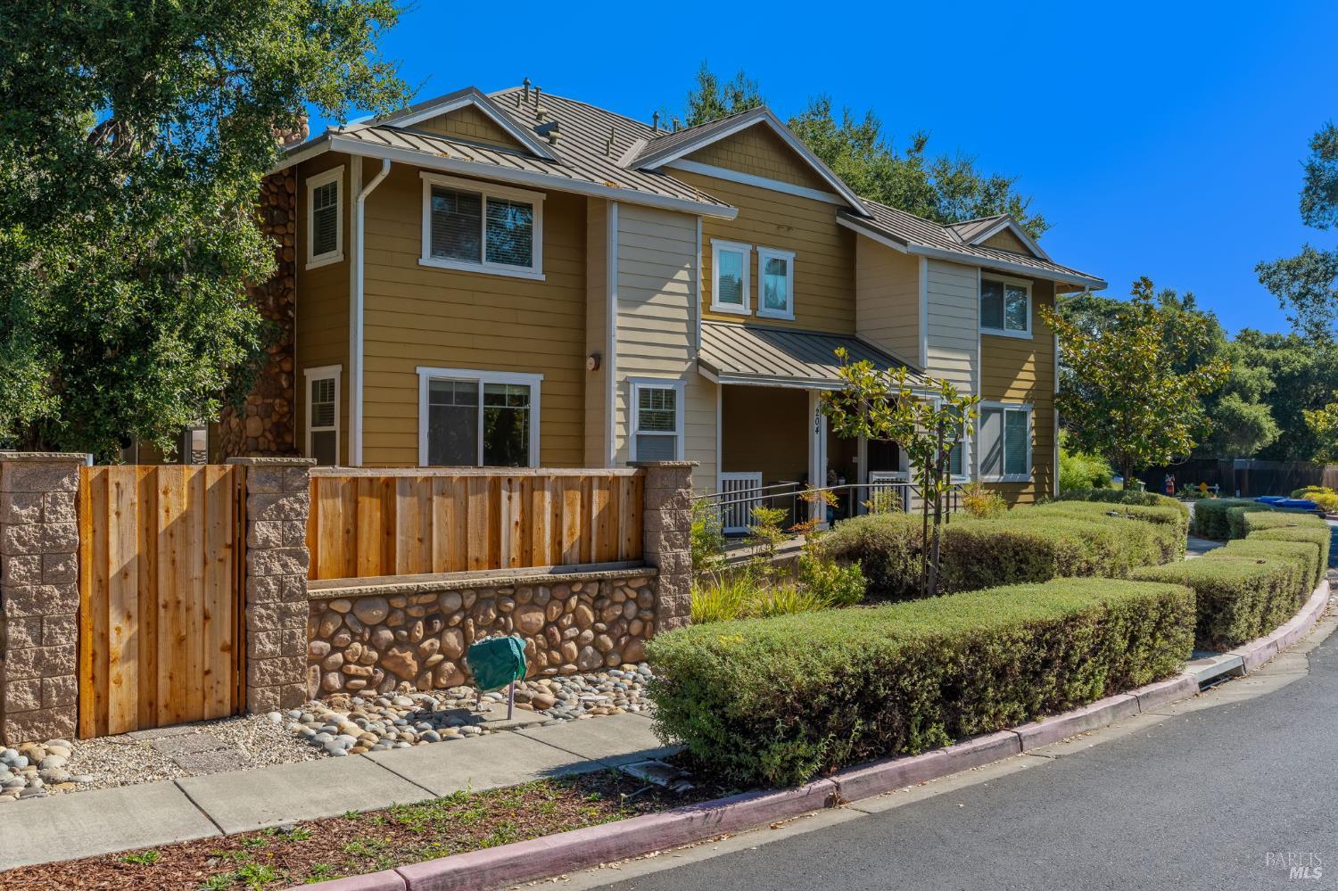 232 Rosebud Lane St. Helena CA 94574