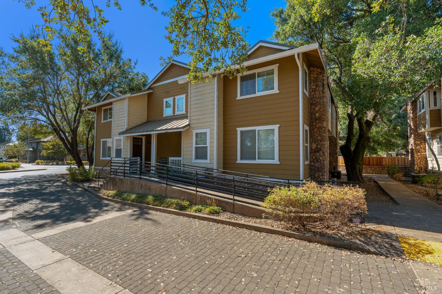 232 Rosebud Lane St. Helena CA 94574