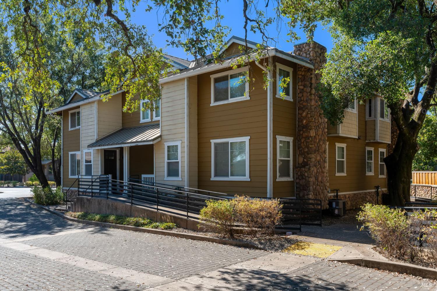 232 Rosebud Lane St. Helena CA 94574