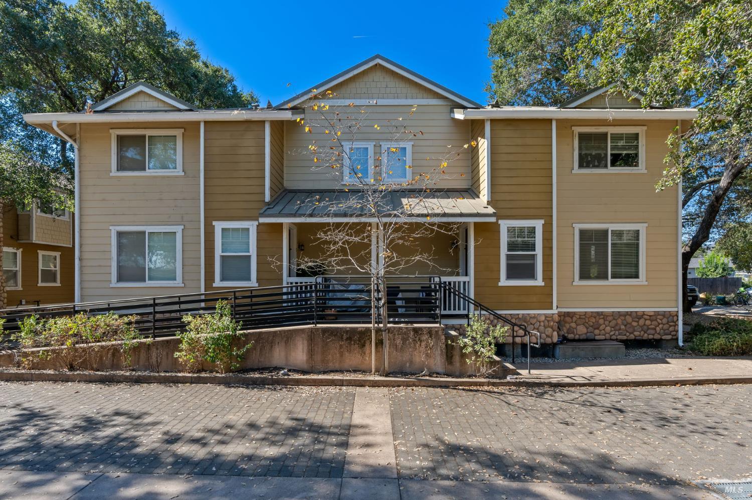 232 Rosebud Lane St. Helena CA 94574
