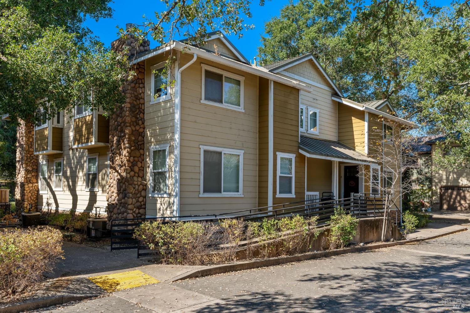 232 Rosebud Lane St. Helena CA 94574