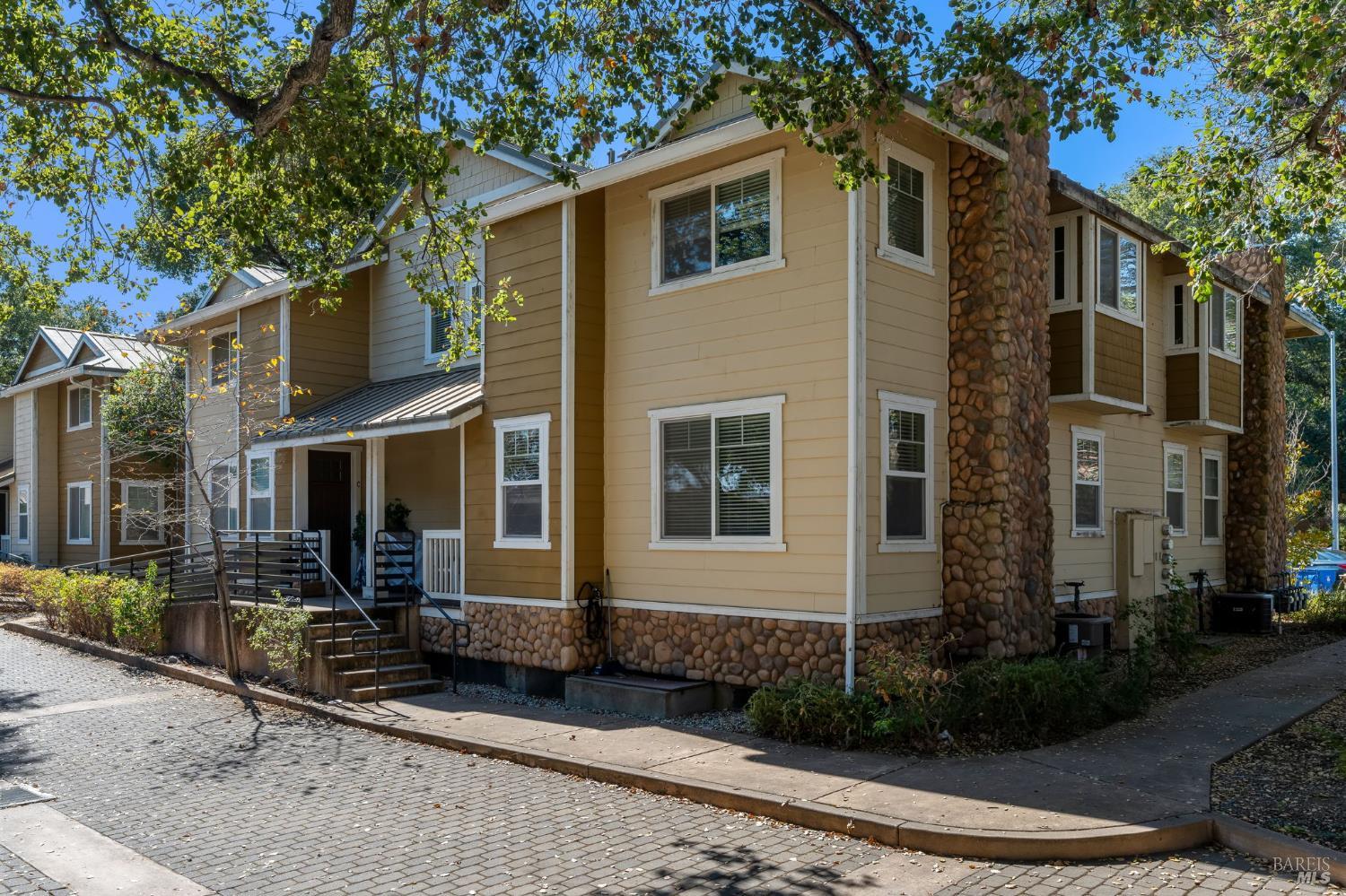 232 Rosebud Lane St. Helena CA 94574