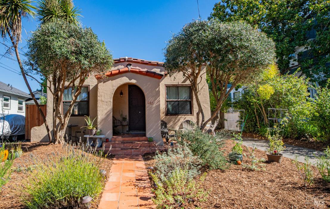 642 Wright Street Santa Rosa CA 95404