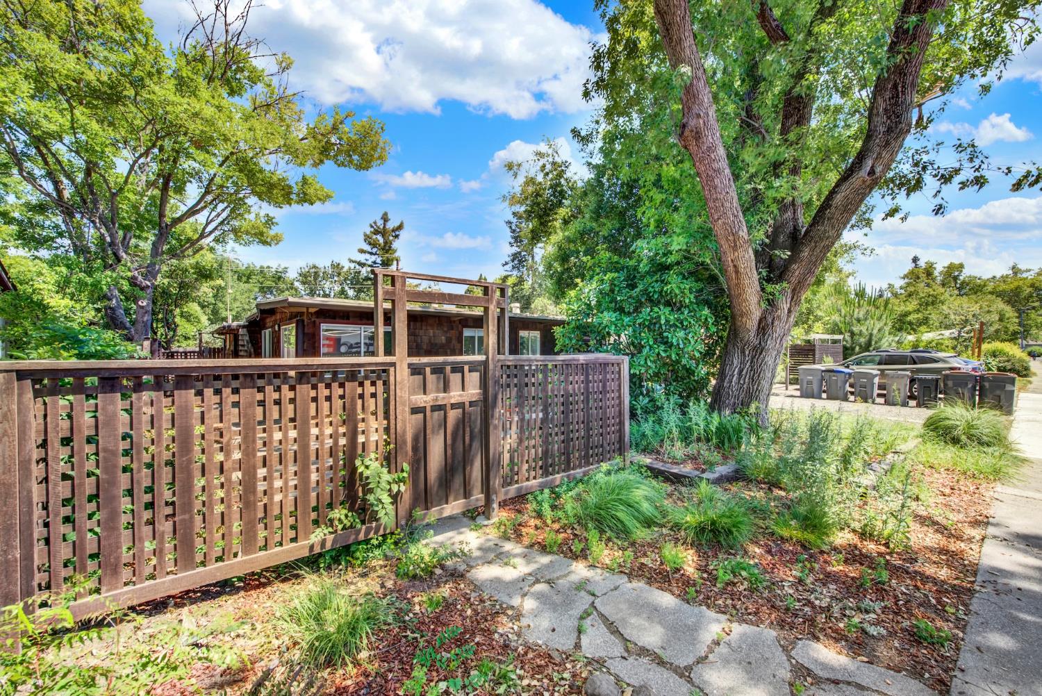 836-838 Eureka Avenue Davis CA 95616