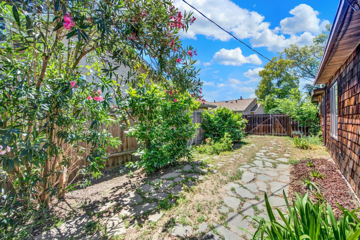 836-838 Eureka Avenue Davis CA 95616