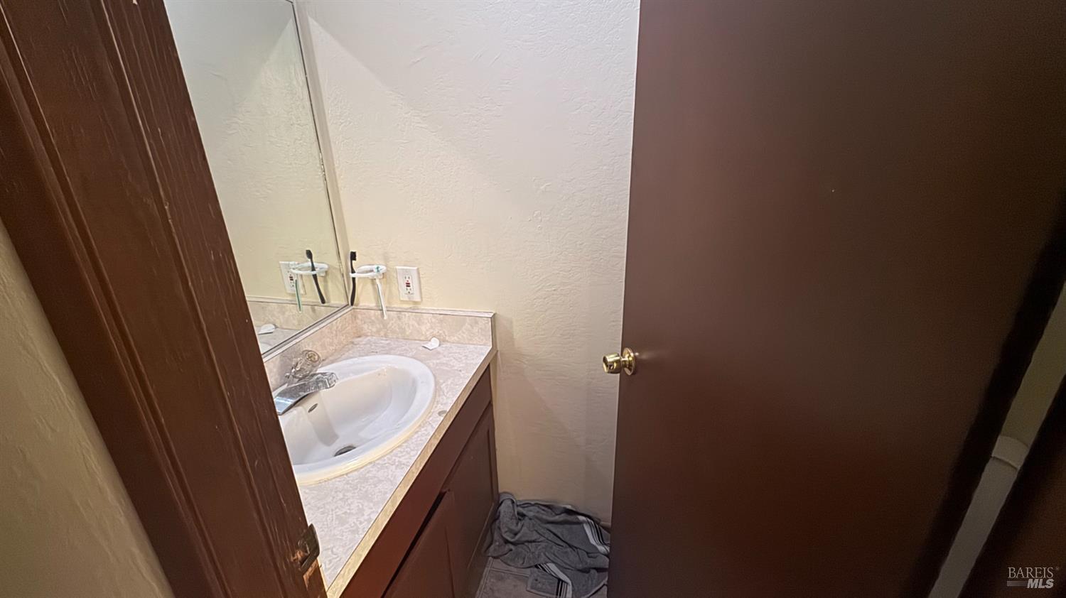 25248 Robinson Road Willits CA 95490