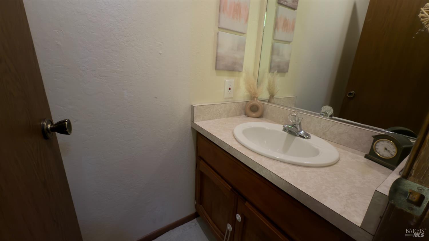 25248 Robinson Road Willits CA 95490