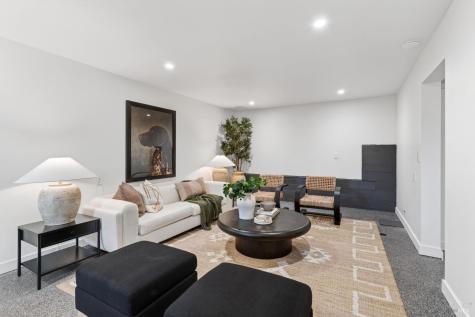 719 Bassett Street Petaluma CA 94952