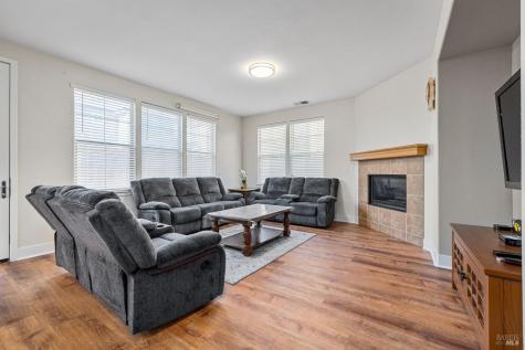 1461-1463 Trombetta Street Santa Rosa CA 95407