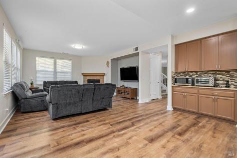 1461-1463 Trombetta Street Santa Rosa CA 95407