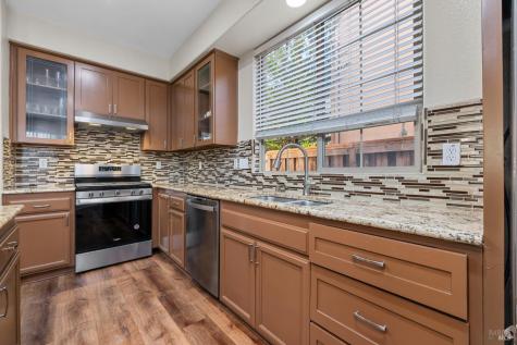 1461-1463 Trombetta Street Santa Rosa CA 95407