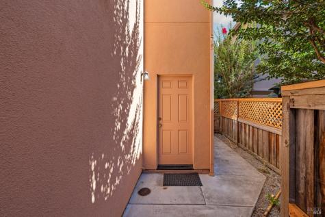 1461-1463 Trombetta Street Santa Rosa CA 95407