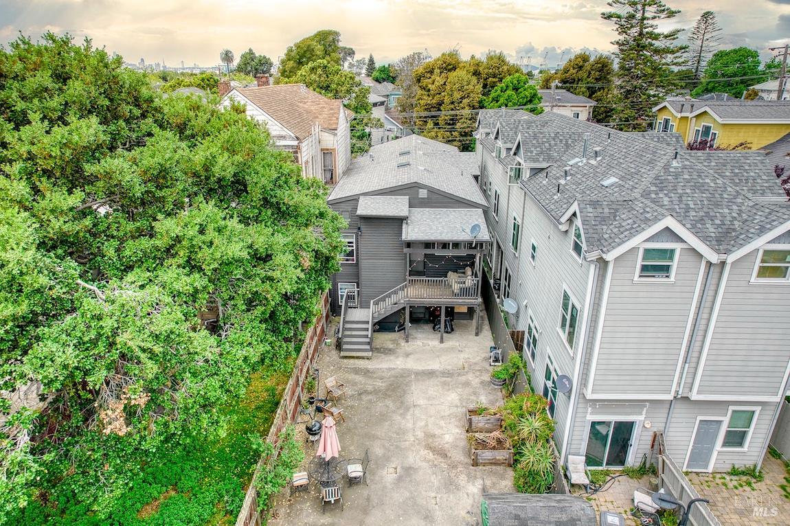 1128 Chester Street Oakland CA 94607