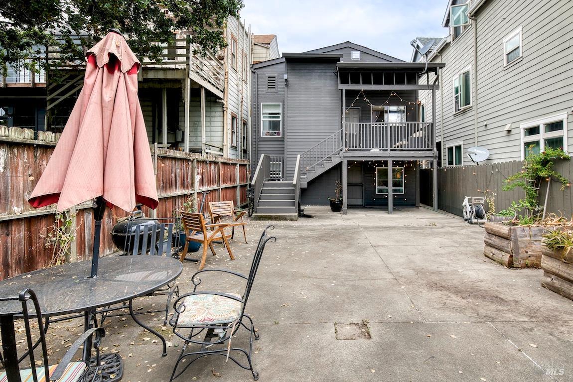 1128 Chester Street Oakland CA 94607