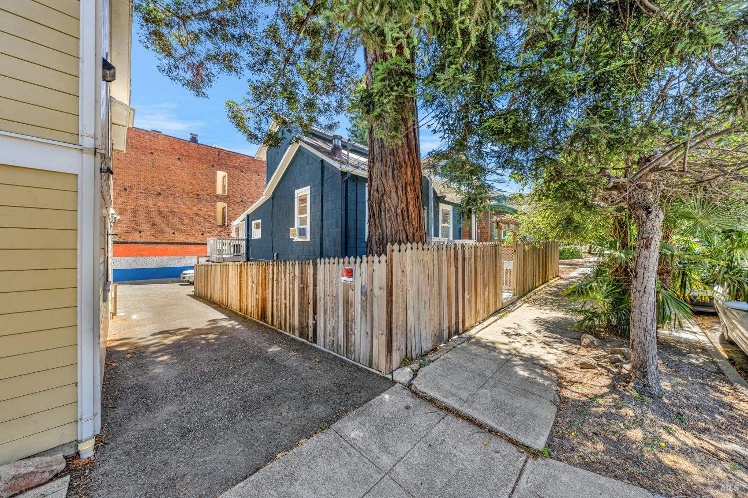 215 Tunnel Avenue Richmond CA 94801