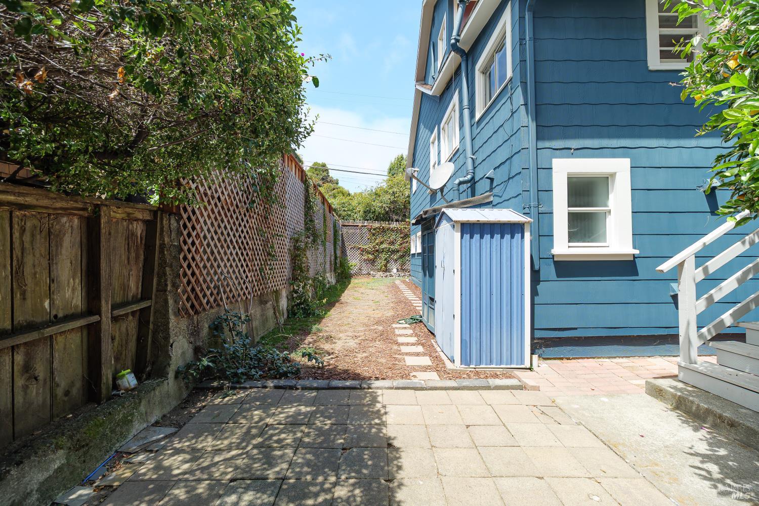 215 Tunnel Avenue Richmond CA 94801