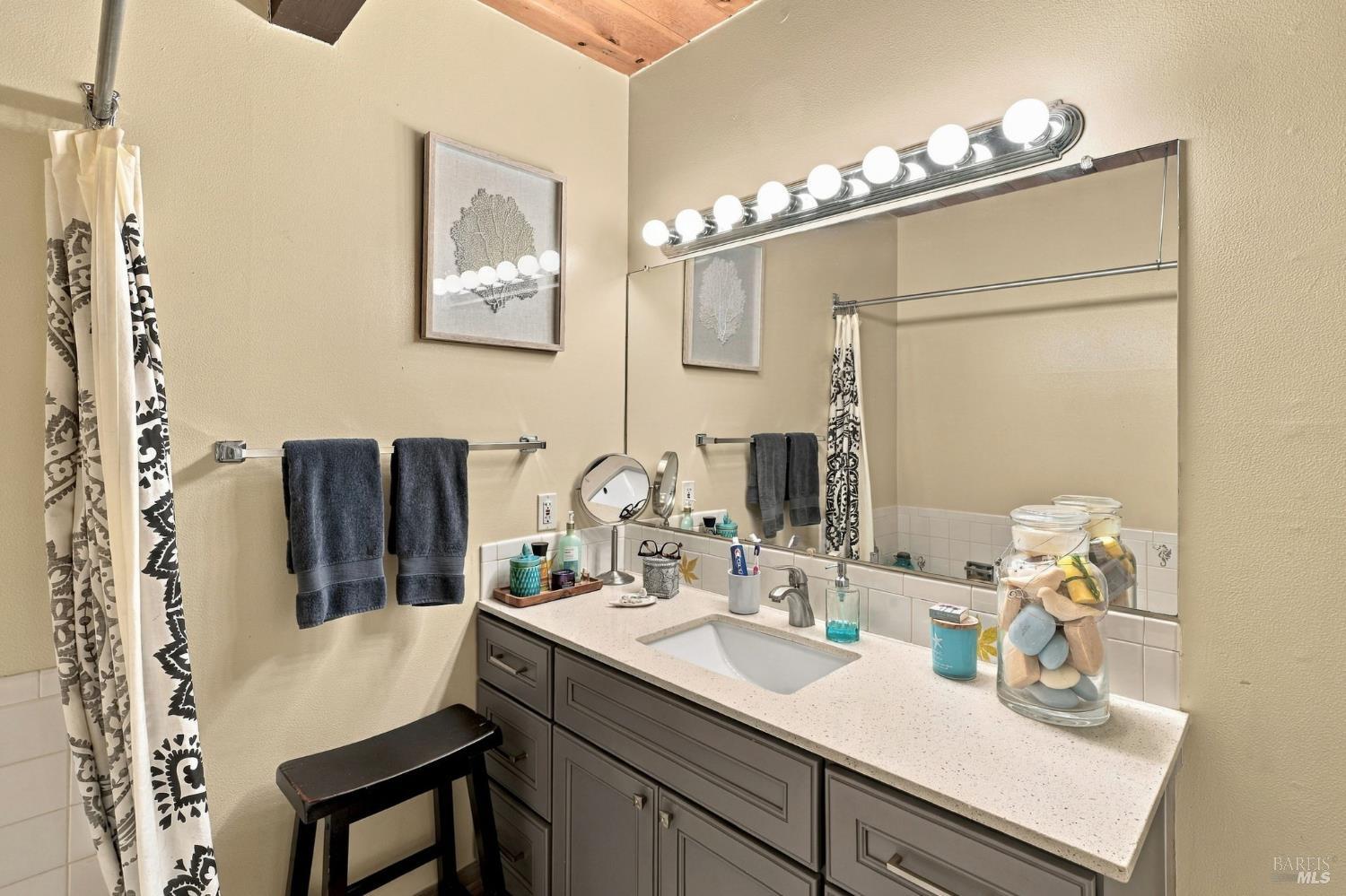 92-96 Elizabeth Way San Rafael CA 94901
