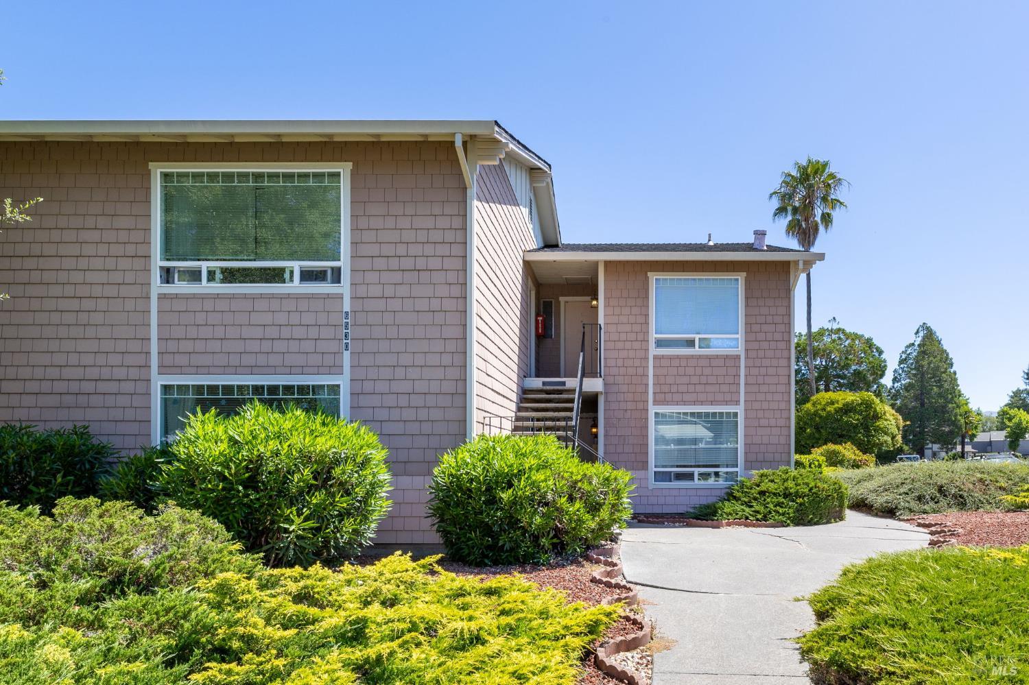 6530 Country Club Drive Rohnert Park CA 94928