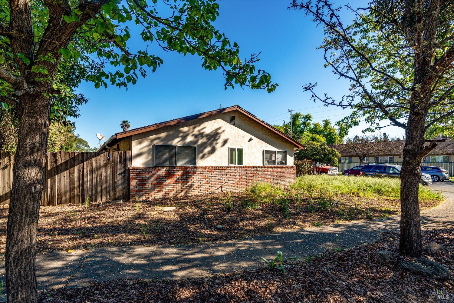 2559-2561 Northcoast Street Santa Rosa CA 95403