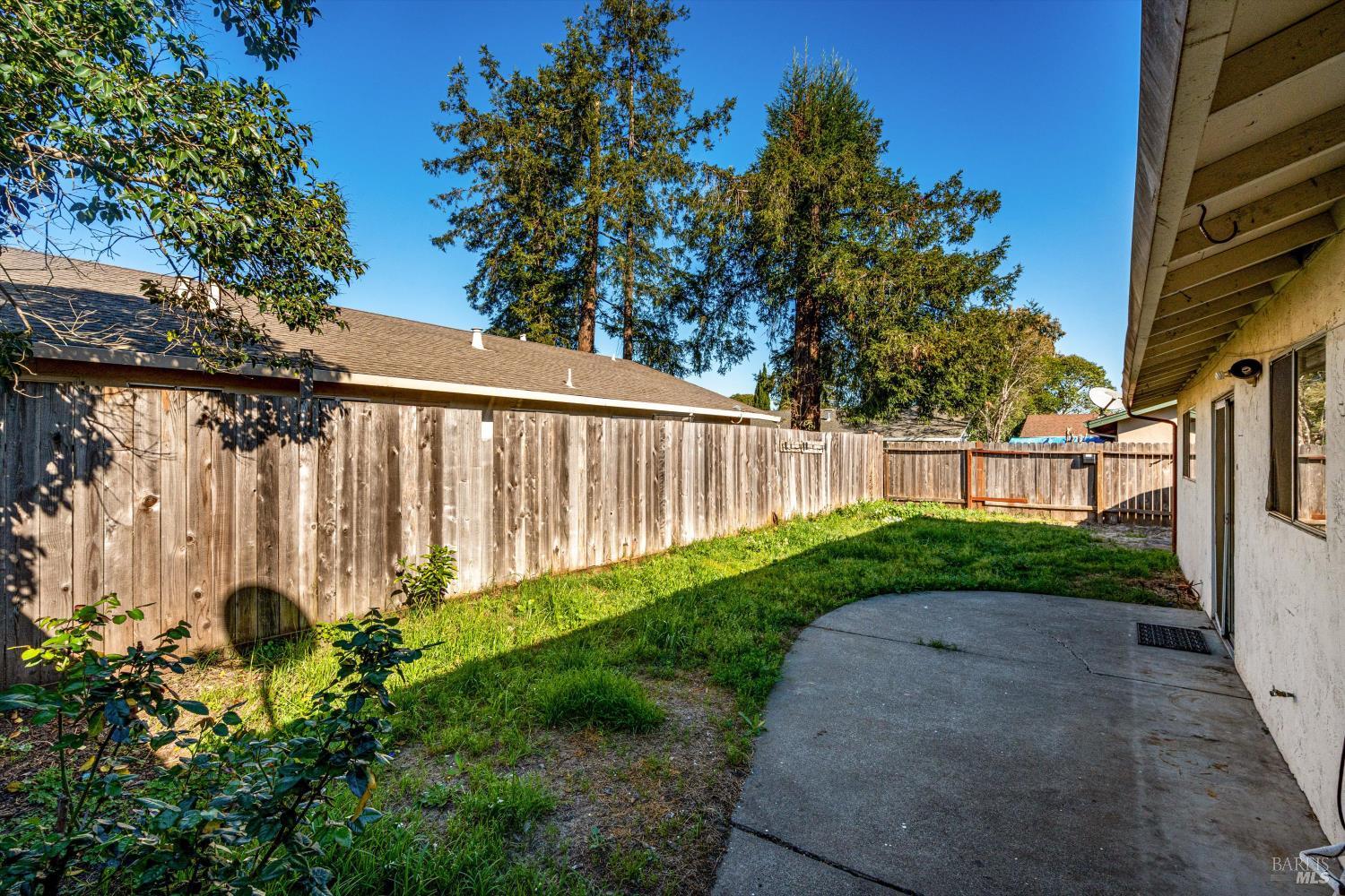 2559-2561 Northcoast Street Santa Rosa CA 95403
