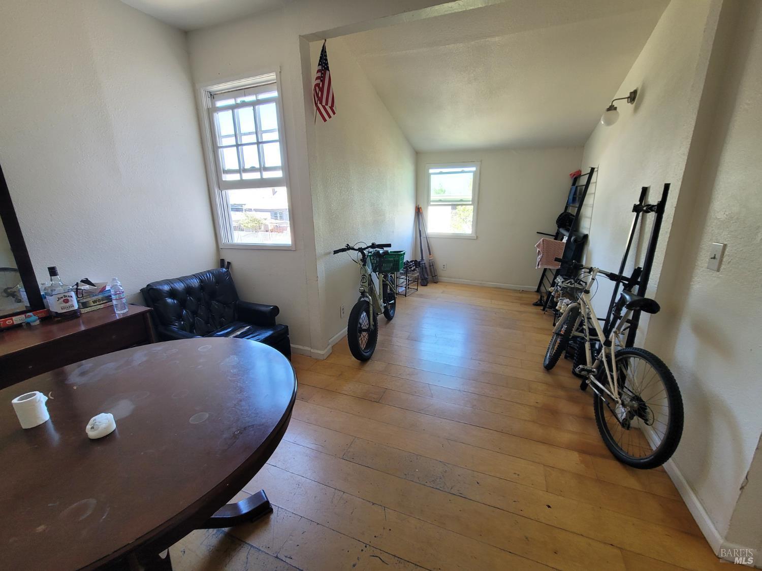 3833-3837 M L King Jr Way Oakland CA 94609