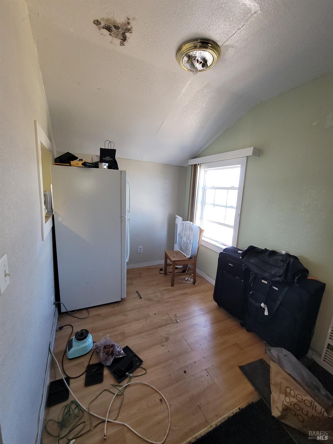 3833-3837 M L King Jr Way Oakland CA 94609
