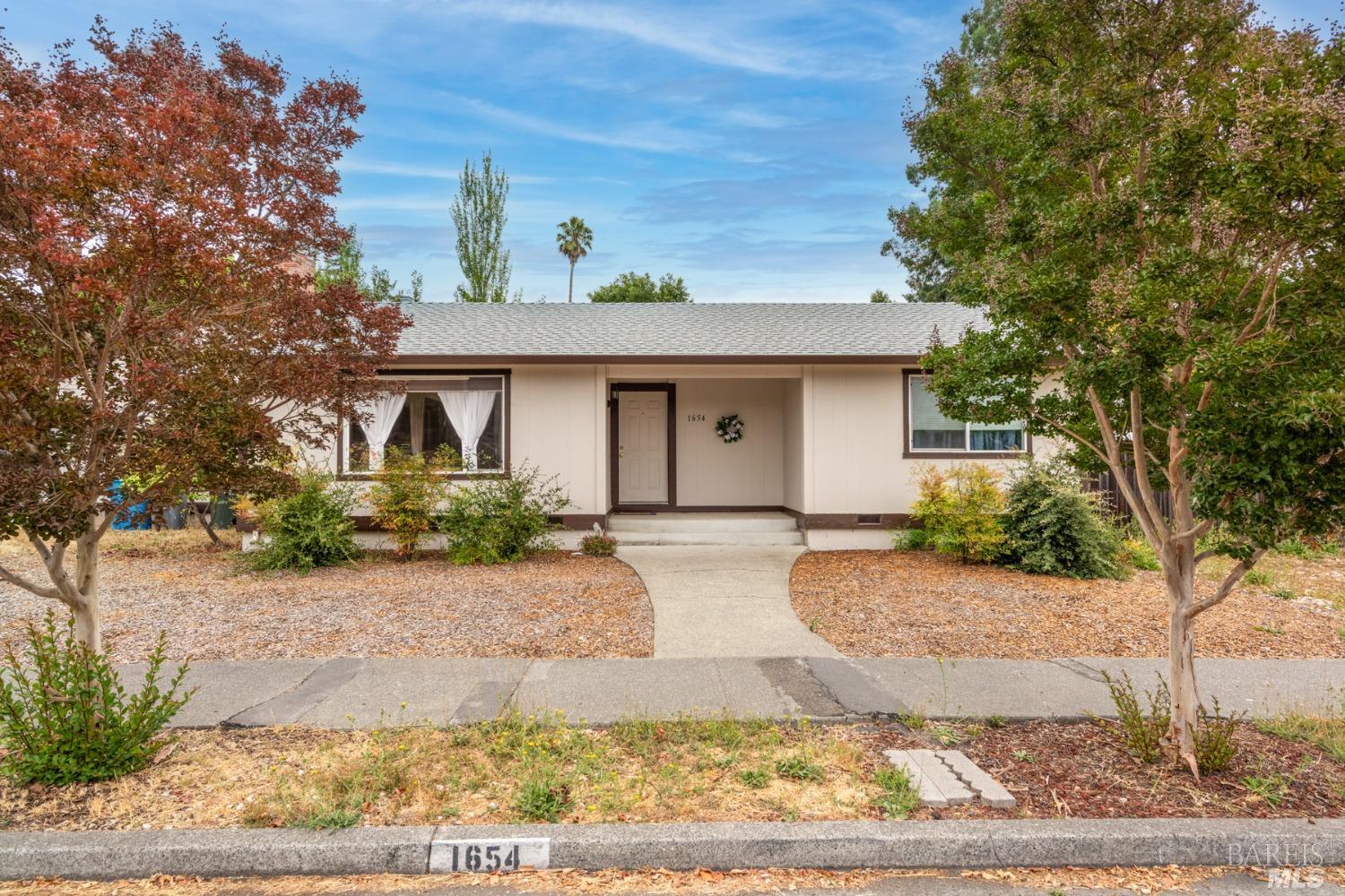 1654-1656 Ridley Avenue Santa Rosa CA 95401