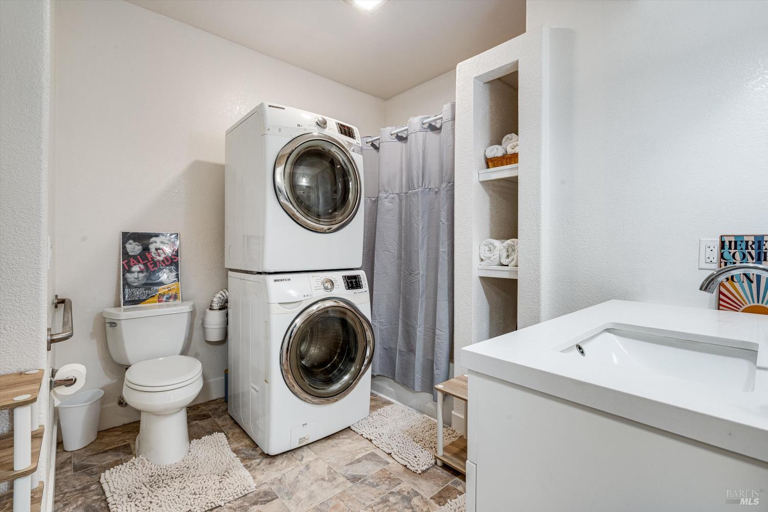 1171-1173 Gravenstein Highway S Sebastopol CA 95472