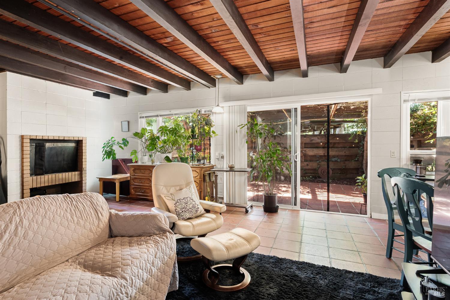 1041 3rd Street Novato CA 94945