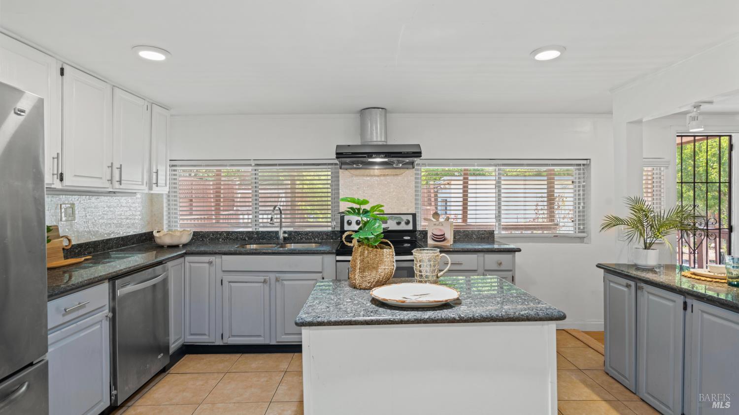 79 Billou Street San Rafael CA 94901