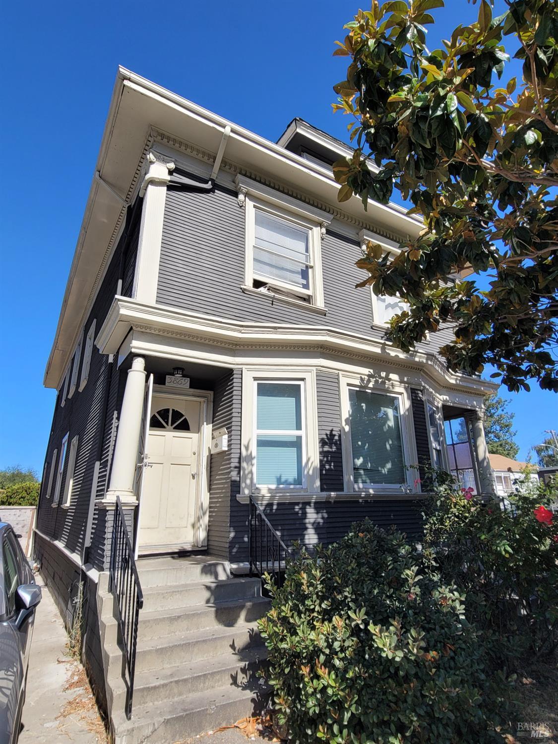 3869-3871 M L King Jr Way Oakland CA 94609