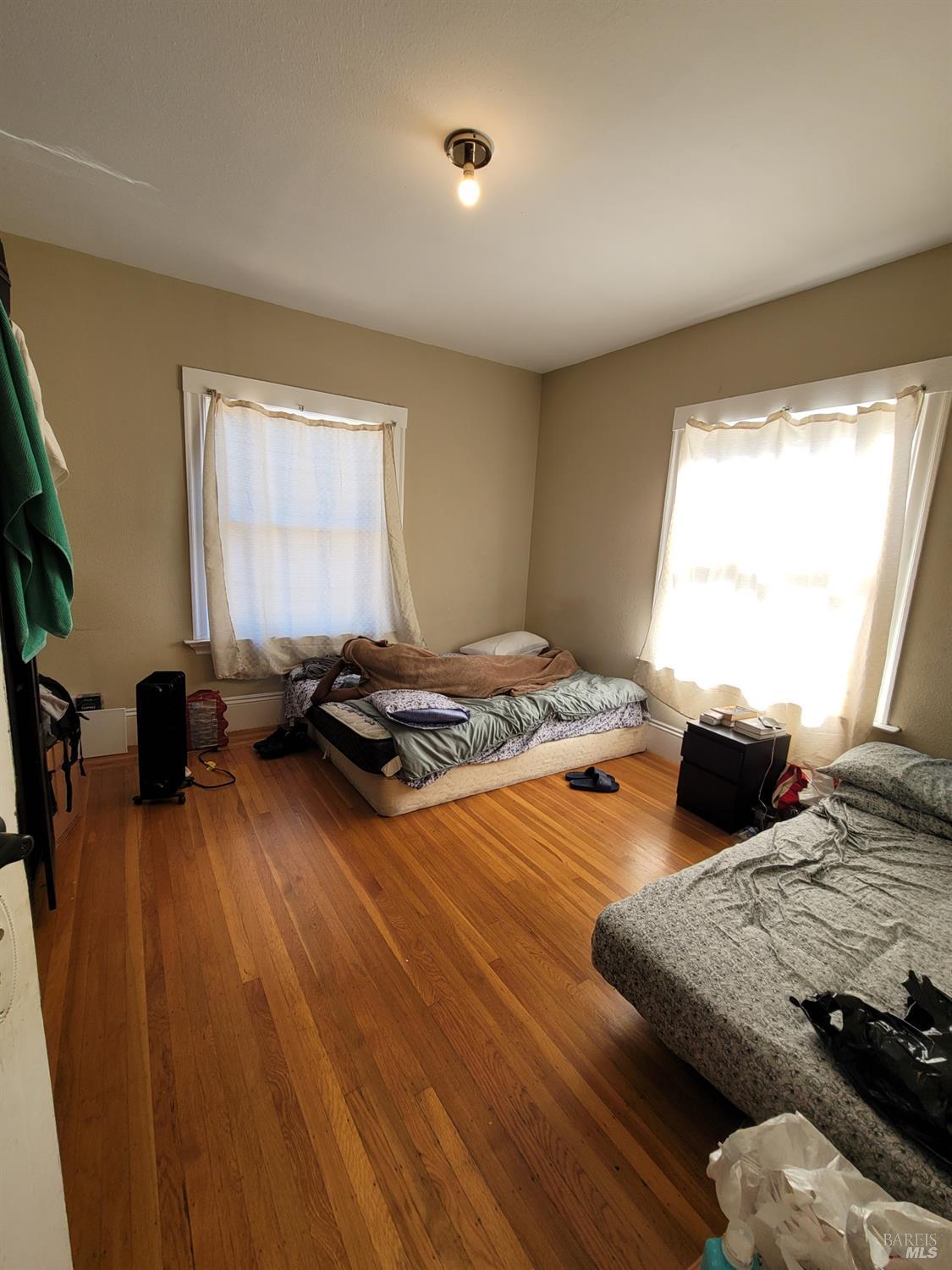 3869-3871 M L King Jr Way Oakland CA 94609