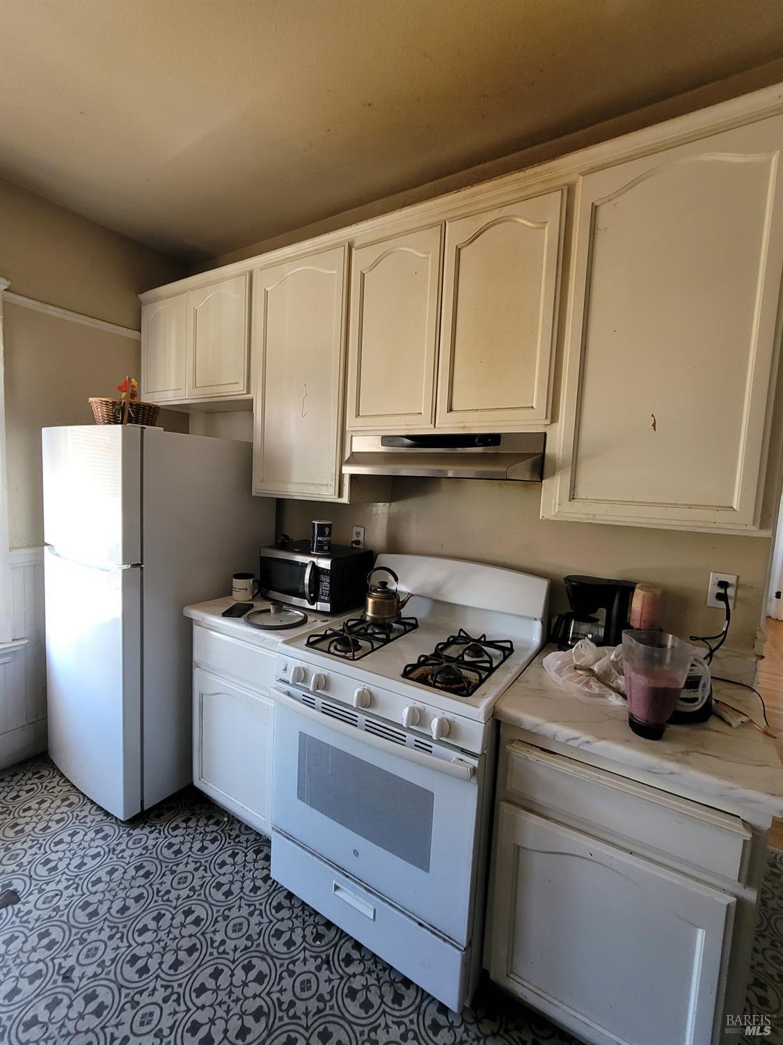 3869-3871 M L King Jr Way Oakland CA 94609