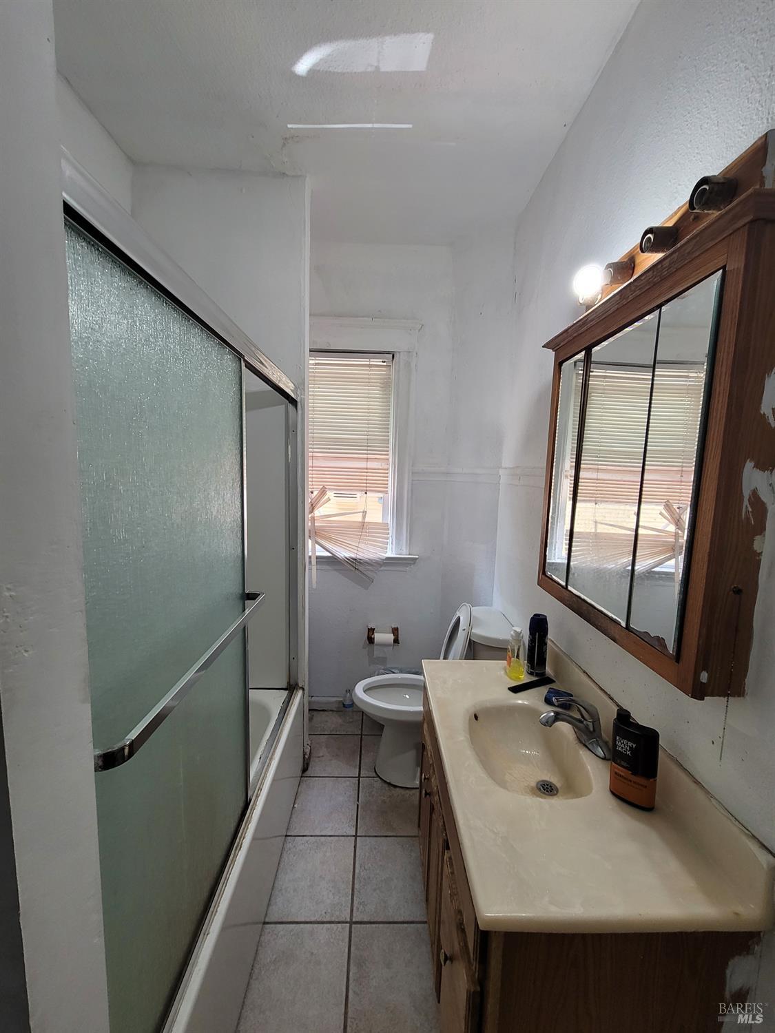 3869-3871 M L King Jr Way Oakland CA 94609