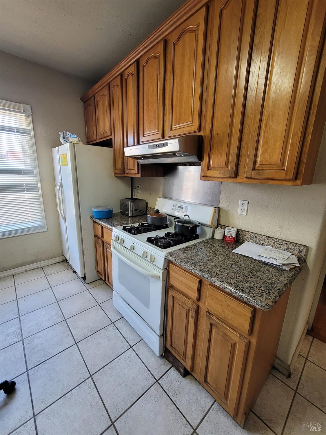 3869-3871 M L King Jr Way Oakland CA 94609