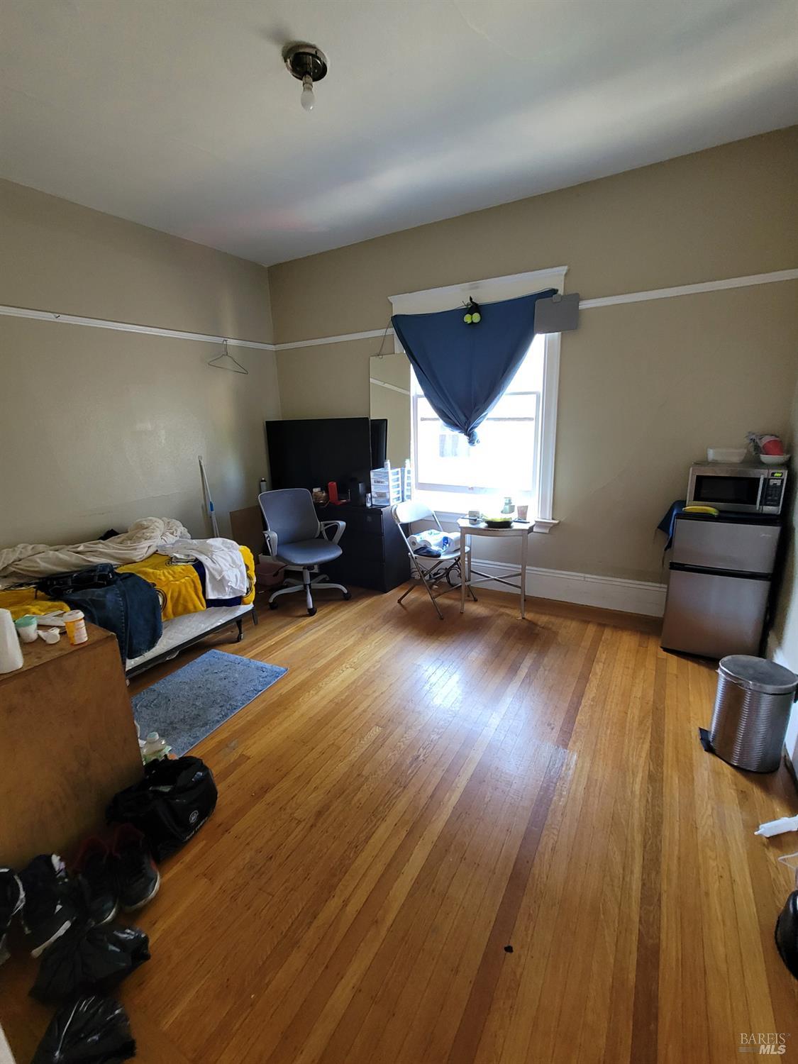 3869-3871 M L King Jr Way Oakland CA 94609
