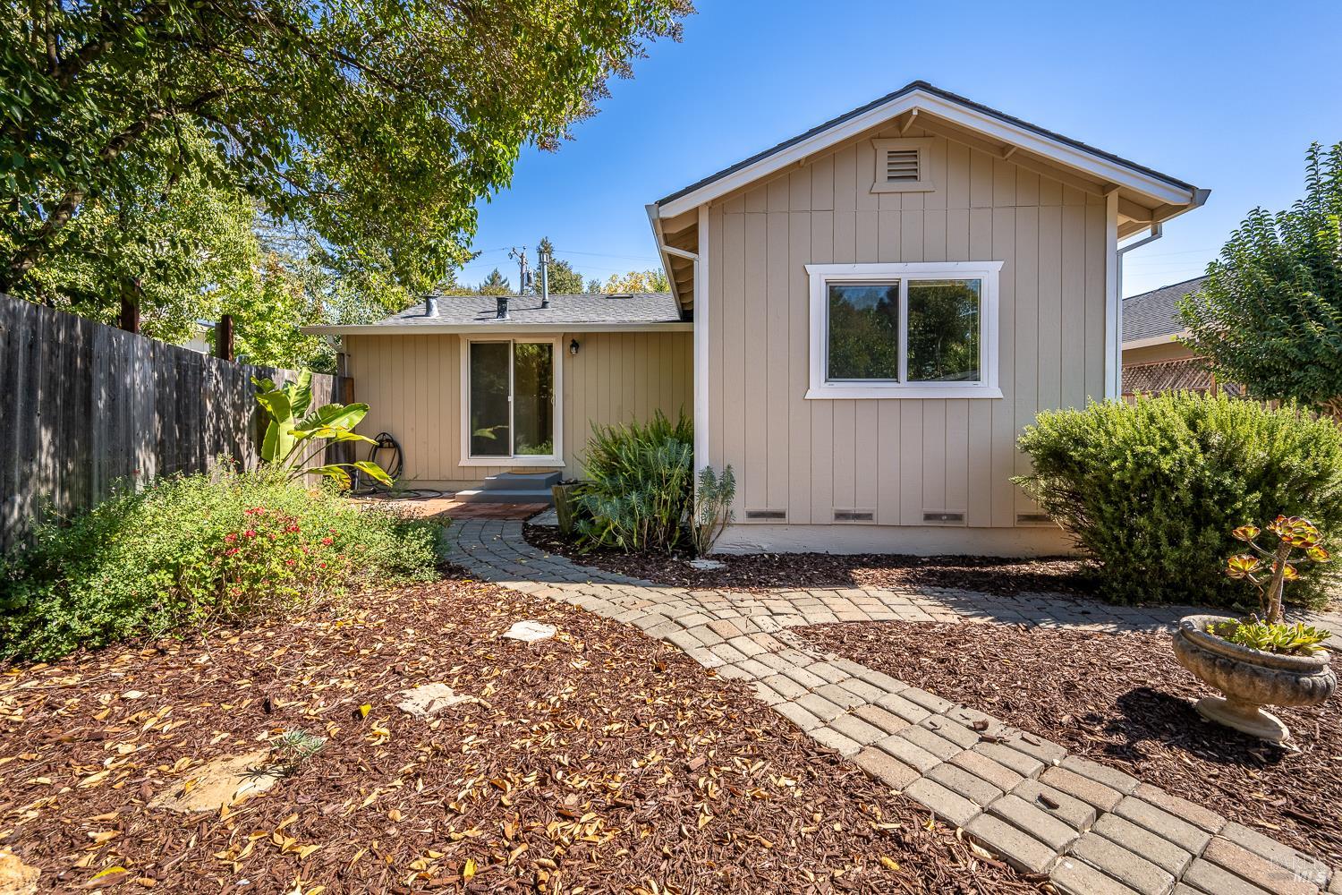 1181 Clover Drive Santa Rosa CA 95401