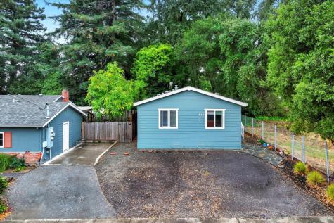 615 Antonio Street Cloverdale CA 95425